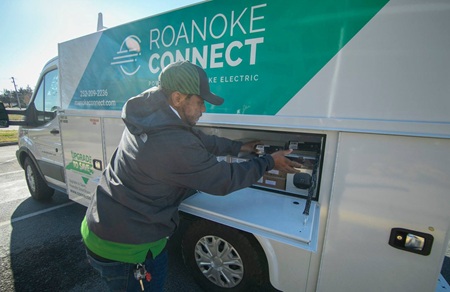 Fybe Roanoke Connect truck with worker