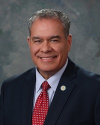 Headshot of NM State Sen Michael Padilla 